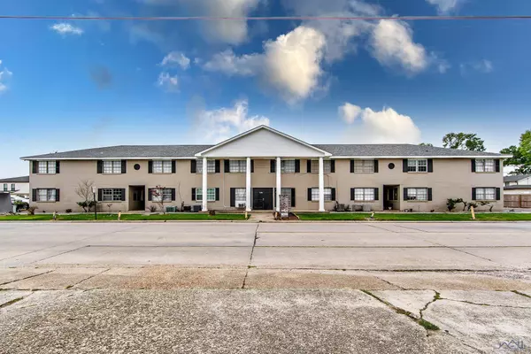 1406 Acadian Dr,  Houma,  LA 70363