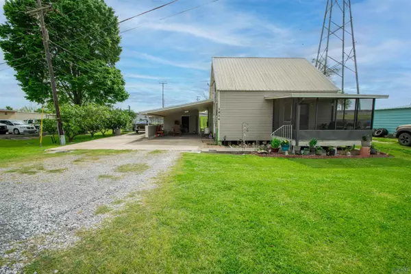 1614 River Rd, Berwick, LA 70342