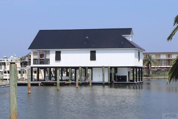 18 & 19 Pirates Cove Marina ##18 & 19, Grand Isle, LA 70358