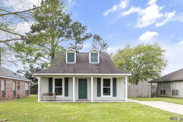 1044 Meadow Glen Ave, Zachary, LA 70791