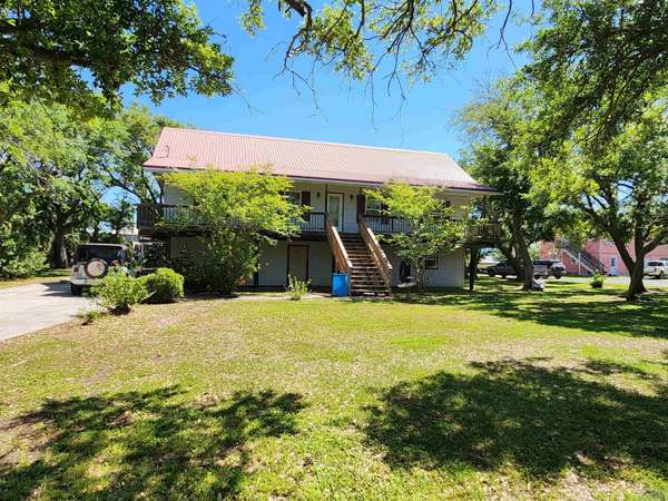 132 Smith Ln, Grand Isle, LA 70358