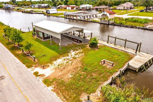 5702 Bayouside Dr, Chauvin, LA 70344