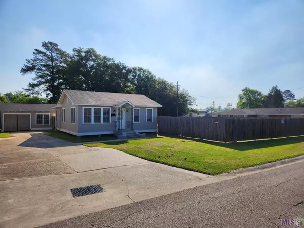 24225 Cross St, Plaquemine, LA 70764