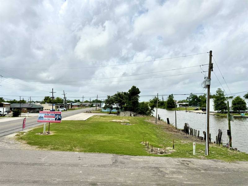 13025 West Main Street, Larose, LA 70373