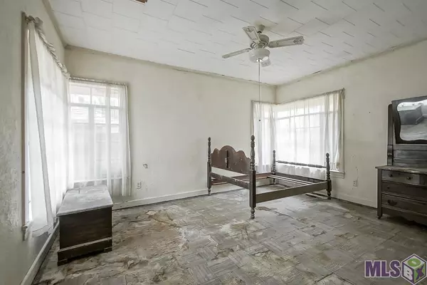 Port Allen, LA 70767,550 7th St