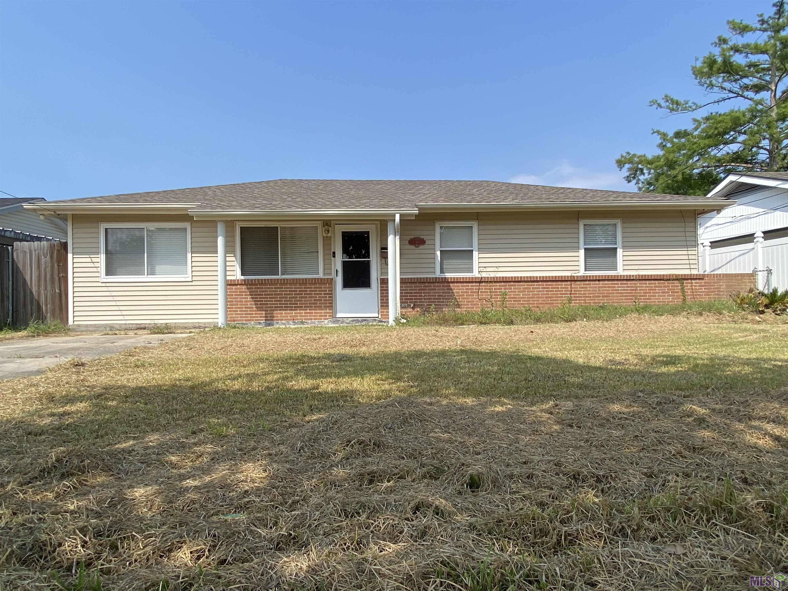 11 Sarah St, Westwego, LA 70094