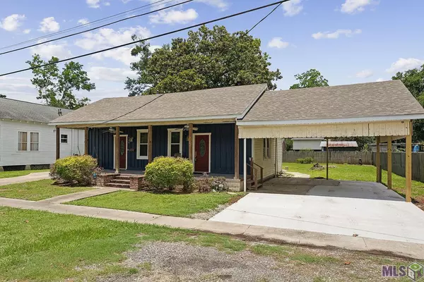 344 Courthouse St, Port Allen, LA 70767