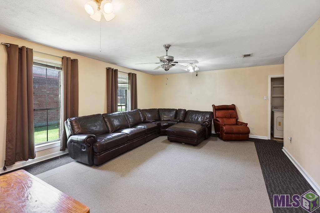 Baton Rouge, LA 70815,11584 Bard Ave