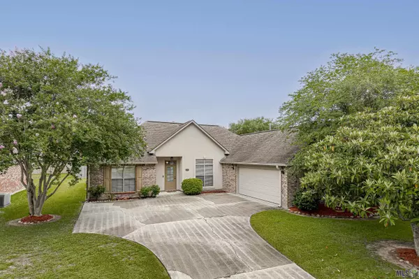 37136 Cobblestone Ave, Geismar, LA 70734