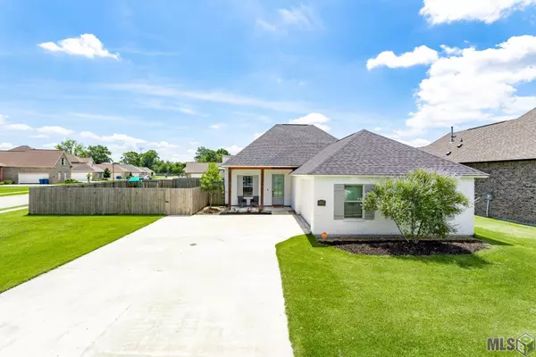 6415 Sugar Harvest Ct, Addis, LA 70710