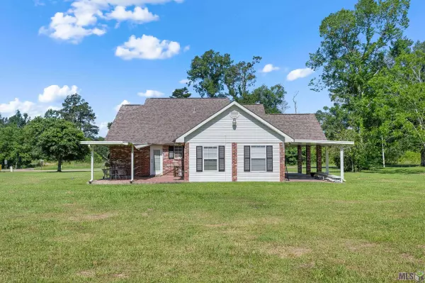 20416 Camille Dr, Springfield, LA 70462