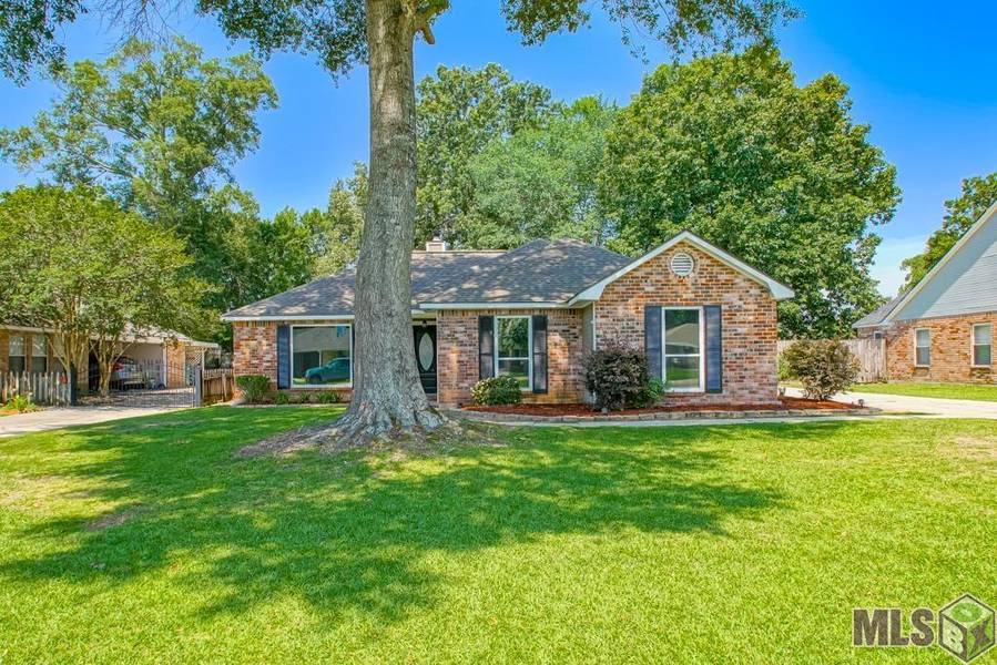 30507 Fairway View Dr, Denham Springs, LA 70726