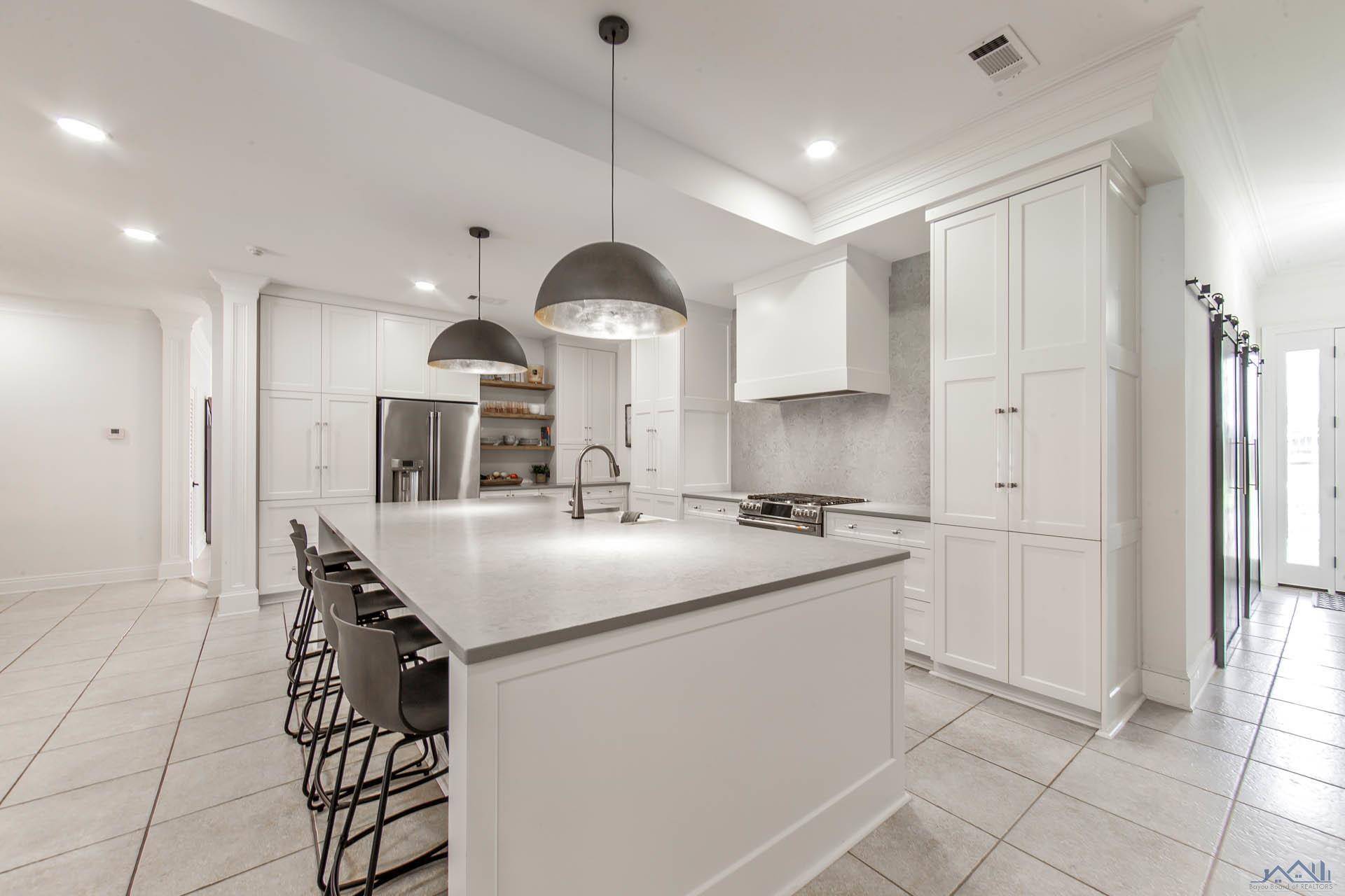 Houma, LA 70360,157 Oakdale Loop