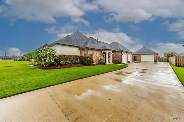 Thibodaux, LA 70301,267 Meadow View Court