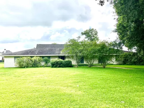 105 Nicholls Drive, Thibodaux, LA 70301