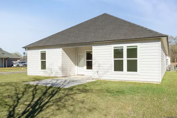 Saint George, LA 70817,6910 Garden Hill Dr