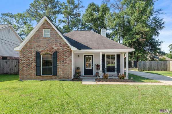 34520 Gravesbriar Dr, Denham Springs, LA 70706