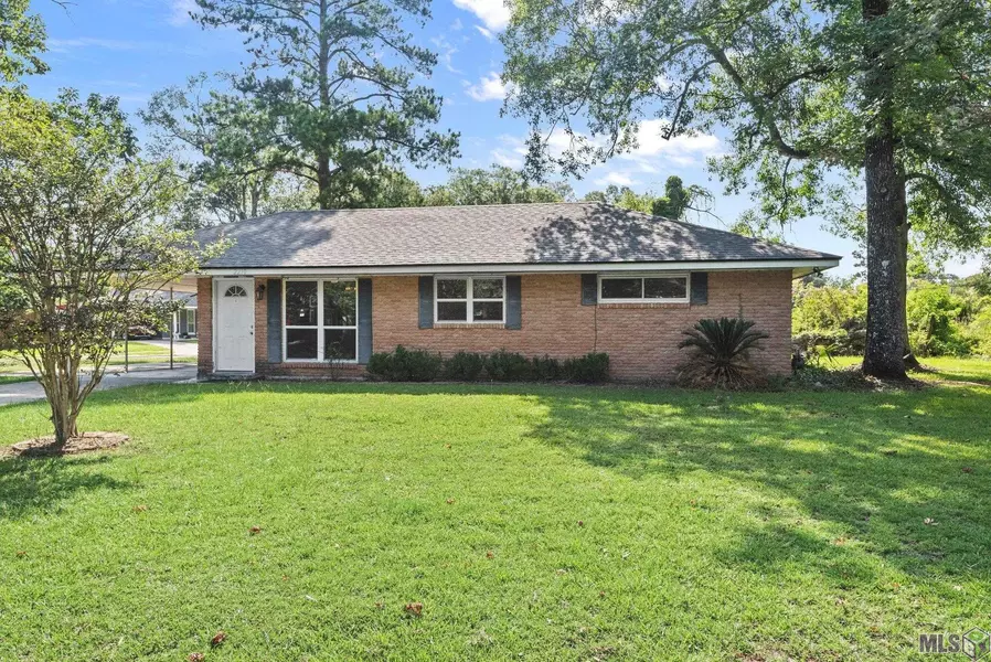 2210 S Woodcrest St, Denham Springs, LA 70726