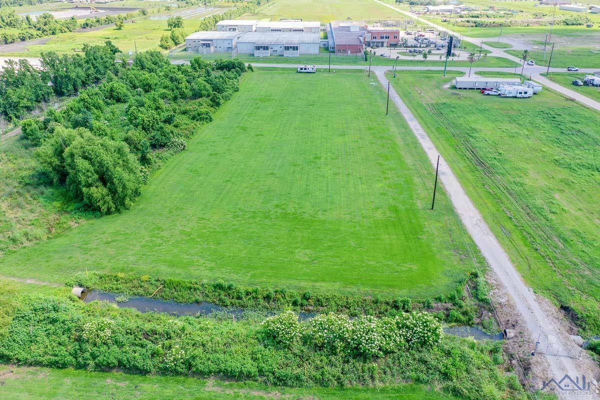 Thibodaux, LA 70301,979 Highway 3185 ##199