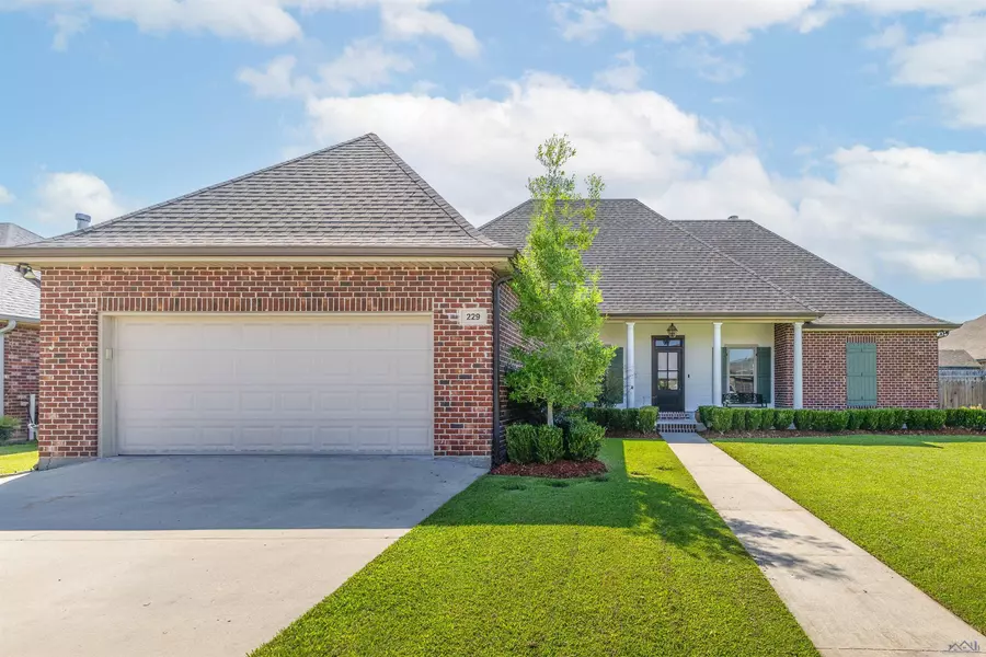 229 Mandalay Woods Boulevard, Houma, LA 70360