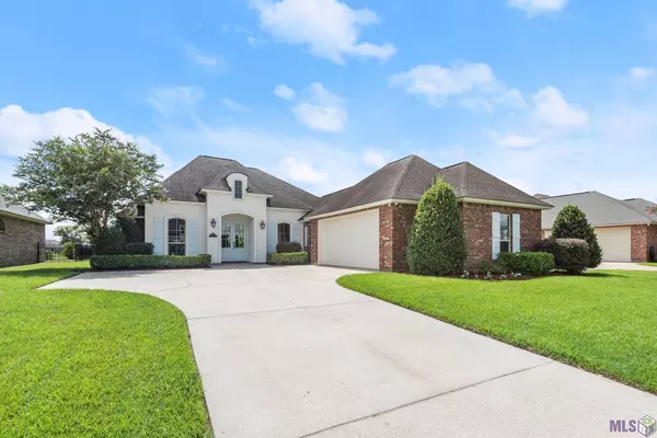 6558 Clark Plantation Dr, Gonzales, LA 70737