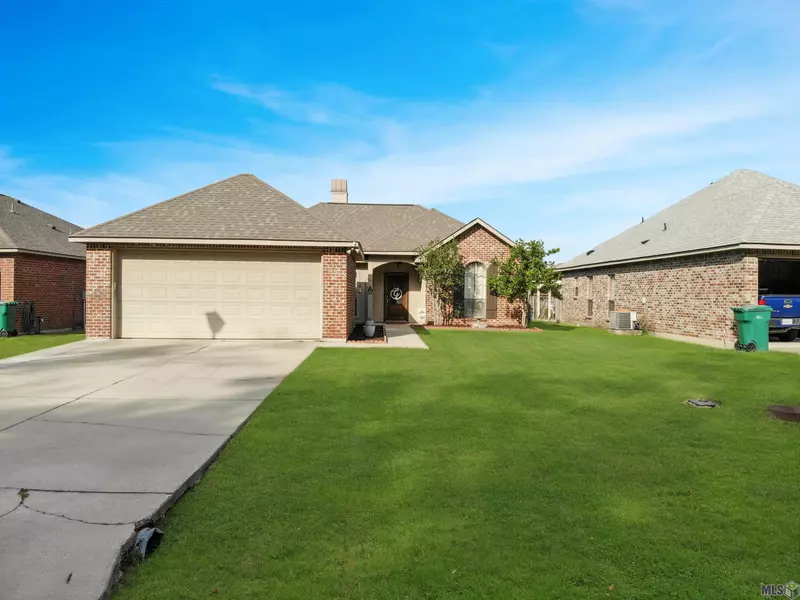 34952 Eagle Ridge Dr, Denham Springs, LA 70706