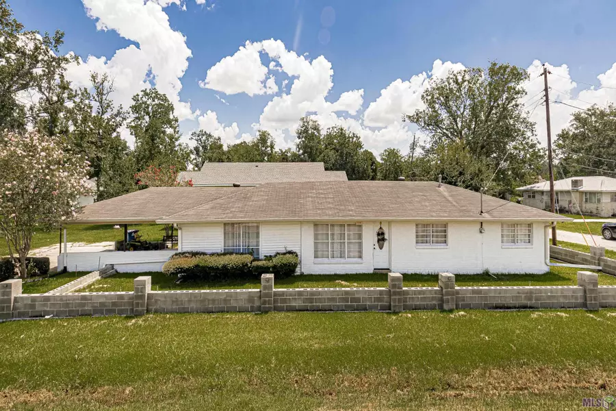 8366 Robert St, Sorrento, LA 70778