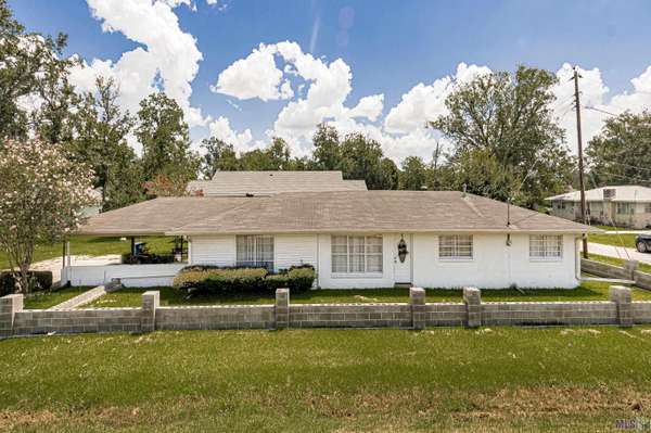 8366 Robert St, Sorrento, LA 70778