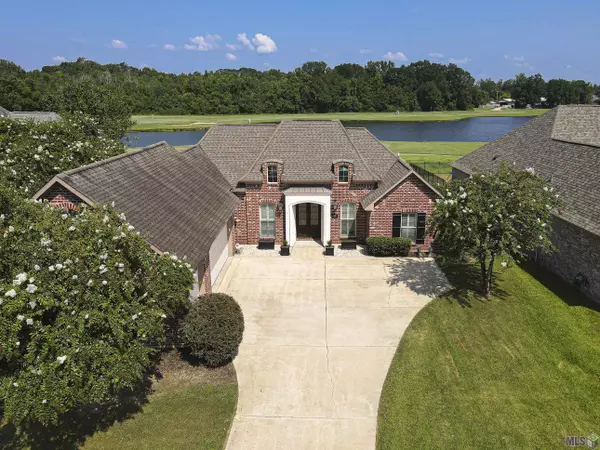 825 Fairwinds Ave, Zachary, LA 70791