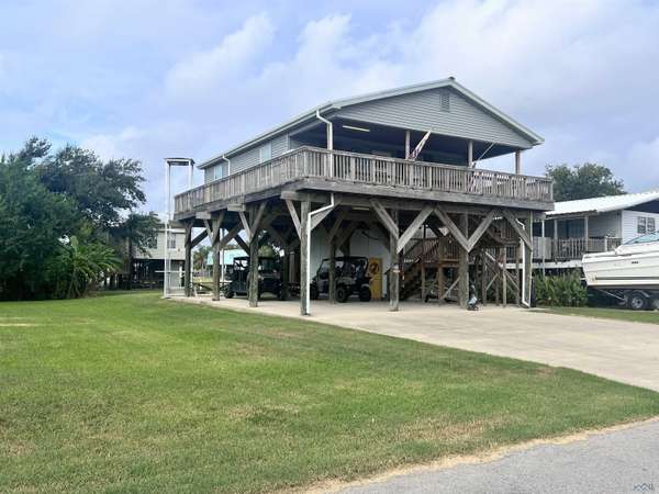 153 Iris Ln,  Grand Isle,  LA 70358