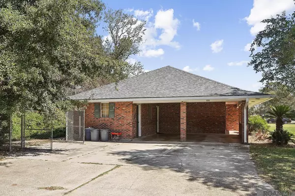 606 E Neal St, Gonzales, LA 70737