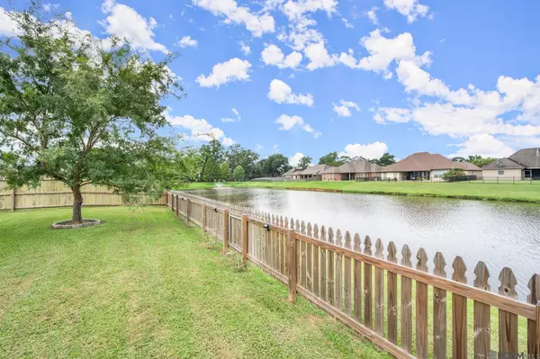 13307 Fleur De Lis Dr, Gonzales, LA 70737