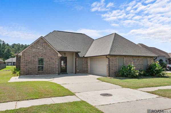 12784 Ruby Lake Dr, Walker, LA 70785