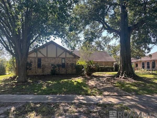 13442 Anne Cleves Ave, Baton Rouge, LA 70816