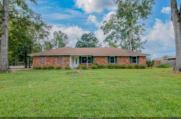 5007 Gloria St, Zachary, LA 70791