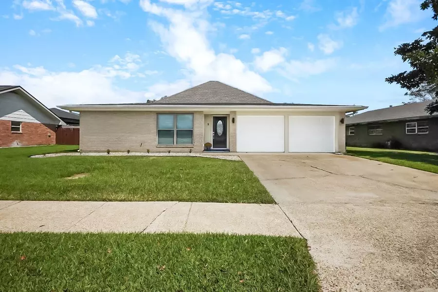 5 Mary Hughes Cir, Houma, LA 70363