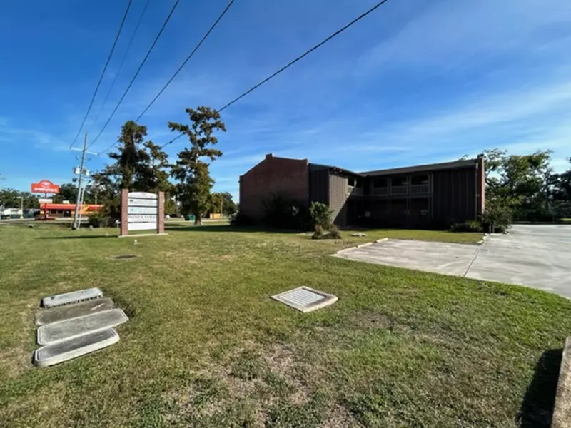 761 West Tunnel Boulevard, Houma, LA 70360