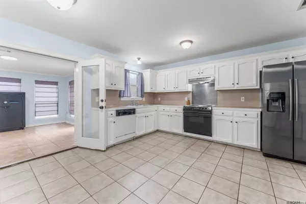 Walker, LA 70785,13967 J R Dr