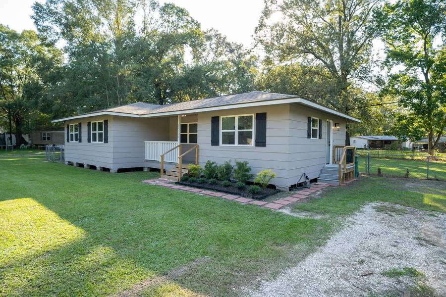 29313 S Palmetto St, Walker, LA 70785