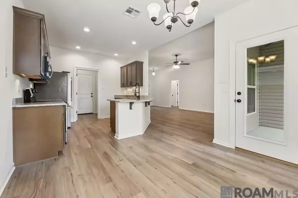 Denham Springs, LA 70726,28218 W Natchez Trace