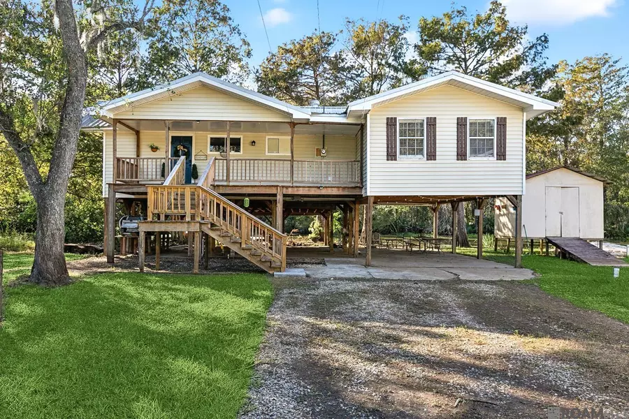 14221 Gibson Rd, Maurepas, LA 70449