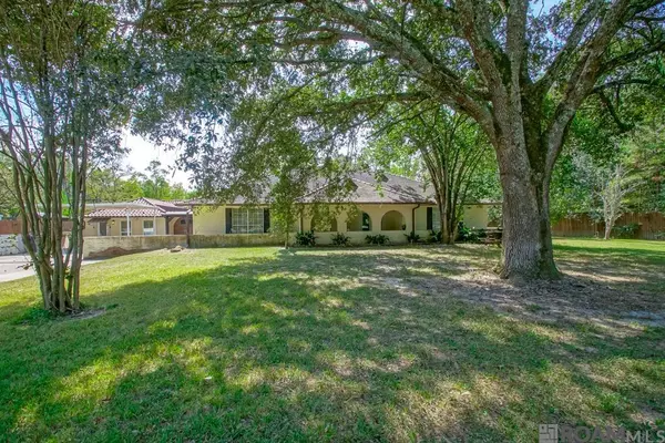 16720 Tiger Bend Rd, Baton Rouge, LA 70817