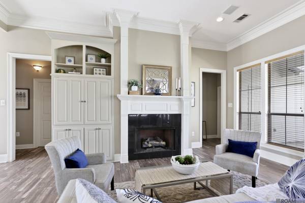 10731 Hill Pointe Ave,  Saint George,  LA 70810
