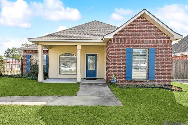 12738 Landon Dr, Walker, LA 70785