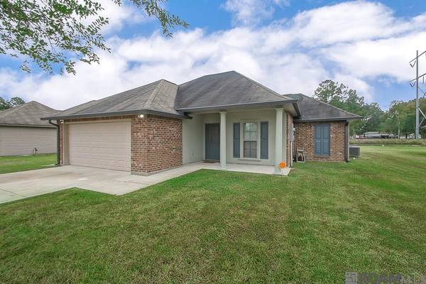 9298 Cypress Lake Dr, Denham Springs, LA 70726