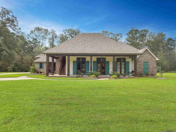 8467 Beechwood Dr, Denham Springs, LA 70726