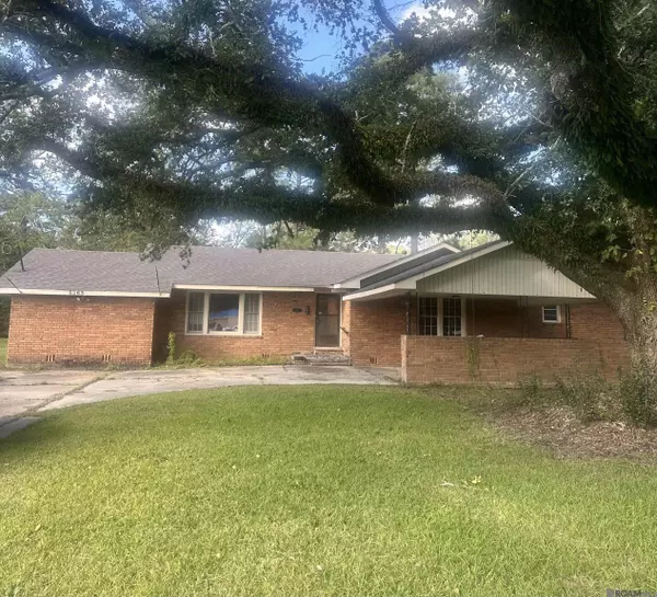 5263 La Hwy 19,  Zachary,  LA 70791