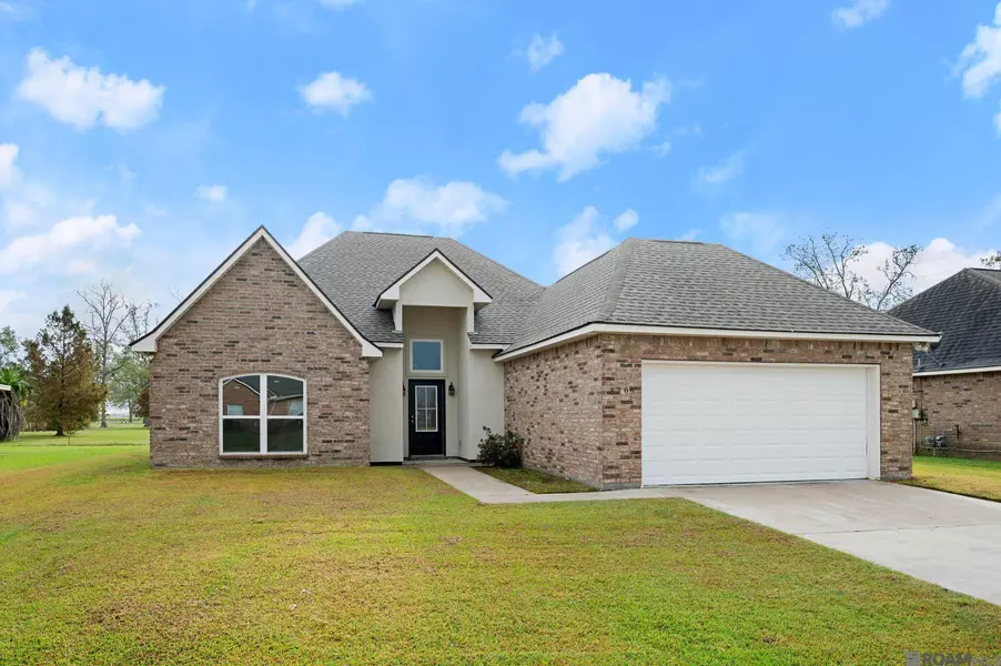 5266 Hemingway Dr, Darrow, LA 70725