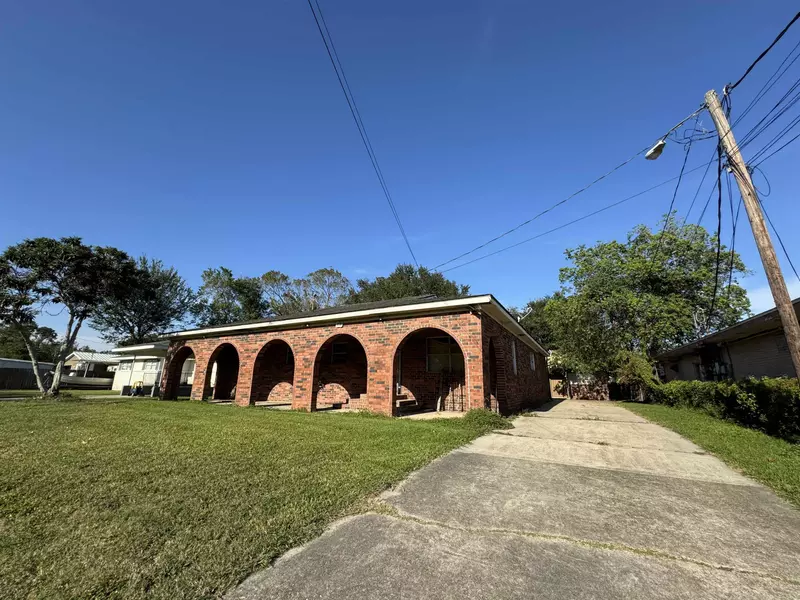 337 Southeast Boulevard, Bayou Vista, LA 70380