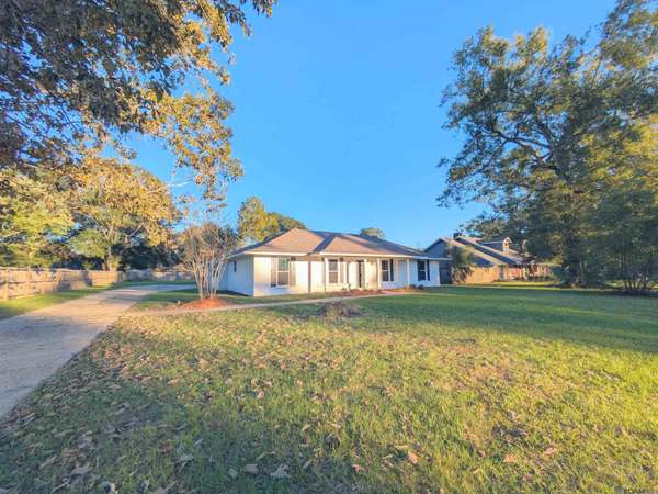 6322 Lindseyneal Dr, Greenwell Springs, LA 70739